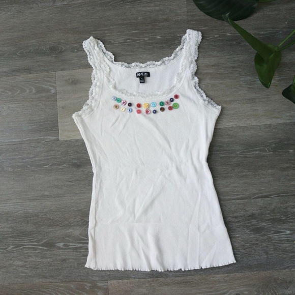 Upcycled button tank top by me - Picture 2 of 8
